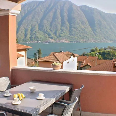 Apartman Bella Comacina Sp Dach-ferienwohnung Ossuccio