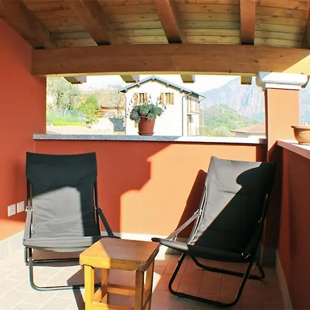 Bella Comacina Sp Dach-ferienwohnung Apartman *